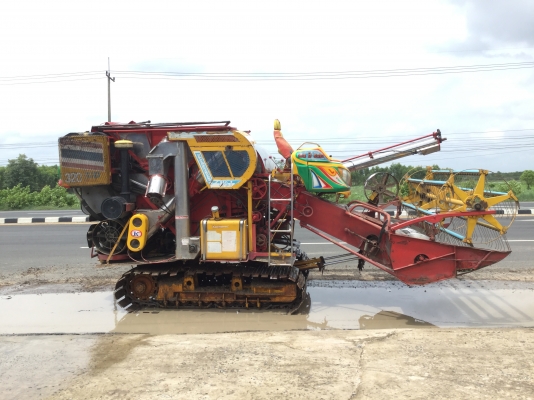 ขายรถเกี่ยว ไวไฟจอมพลัง มีคลิปในยูทูปนะครับ ชื่อช่างยาวรถแรง  ตามสภาพ 690000บาท โทร 086-2465-934