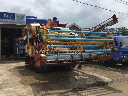 ขายรถเกี่ยว ไวไฟจอมพลัง มีคลิปในยูทูปนะครับ ชื่อช่างยาวรถแรง  ตามสภาพ 690000บาท โทร 086-2465-934