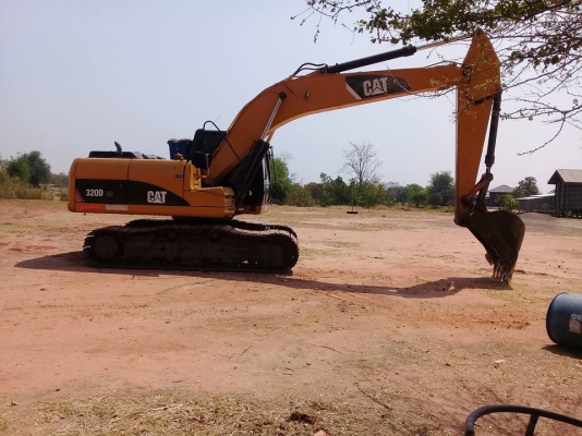 ขายรถแบคโฮ CAT 320D (GC) รุ่นประหยัดน้ำมัน จำนวน 3 คัน ราคาพ่อค้า