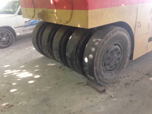 ขาย 295,000 บาท รถบดล้อยาง 9 ล้อ WATANABE WP902 เครื่องดี เกียรดี ยางไม่สวย เอกสารเล่มทะเบียน ม.79  รถอยู่ จ.นครสวรรค์  090-772-3710 090-772-3708