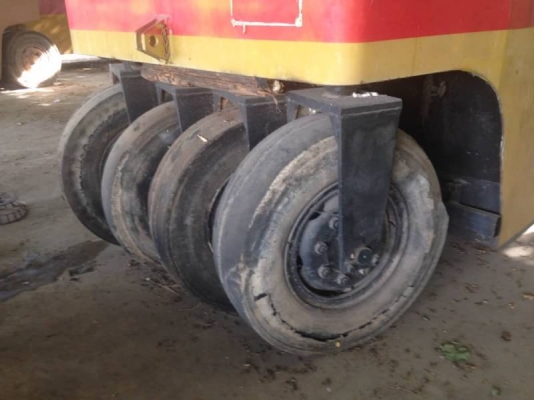 ขาย 295,000 บาท รถบดล้อยาง 9 ล้อ WATANABE WP902 เครื่องดี เกียรดี ยางไม่สวย เอกสารเล่มทะเบียน ม.79  รถอยู่ จ.นครสวรรค์  090-772-3710 090-772-3708