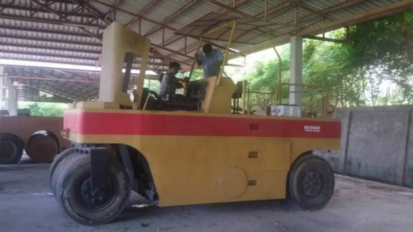 ขาย 295,000 บาท รถบดล้อยาง 9 ล้อ WATANABE WP902 เครื่องดี เกียรดี ยางไม่สวย เอกสารเล่มทะเบียน ม.79  รถอยู่ จ.นครสวรรค์  090-772-3710 090-772-3708