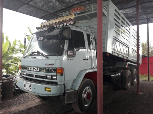 ขาย อีซุซุ 195 / 2 เพลา กะบะ 3 มิต เครื่อง 260 แรงม้า