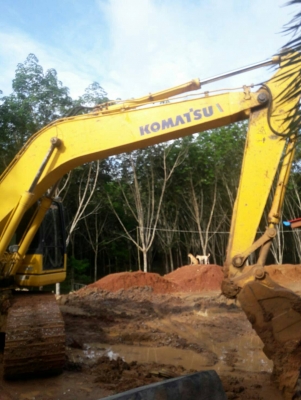 ขาย 1,750,000 KOMATSU pc 200-8 ทำงาน 9,000 ชม.ไฟฟ้าครบ เครื่องดีมาก ปั้มแรงมาก เอวแน่น ช่วงล่างเต็ม เอกสารแจ้งจำหน่าย รถสวยพร้อมใช้ รถอยู่ จันทบุรี 090-772-3710 090-772-3708
