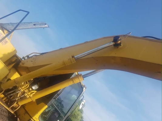 ขาย 1,250,000 บาท KOMATSU PC200-7 เครื่องดี ปั้มแรง โช่หนา เอวแน่น ไฟฟ้าครบ แอร์เย็น (เอกสารเล่มทะเบียน)  รถอยู่  อยุธยา โทร&amp;ไอดีไลน์ 0610710295