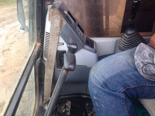 ขาย 1,250,000 บาท KOMATSU PC200-7 เครื่องดี ปั้มแรง โช่หนา เอวแน่น ไฟฟ้าครบ แอร์เย็น (เอกสารเล่มทะเบียน)  รถอยู่  อยุธยา โทร&amp;ไอดีไลน์ 0610710295