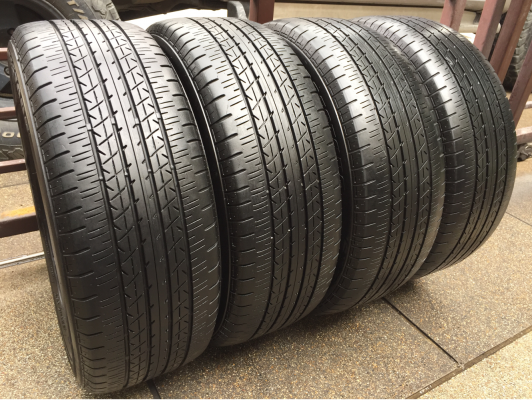 ยาง Bridgestone 215 55 17 ปลายปี15 ดอกเต็ม ไม่มีปะ เนื้อนิ่มๆ ราคาไม่แพง ยาง Bridgestone 215 55 17 ปลายปี15 ดอกเต็ม ไม่มีปะ เนื้อนิ่มๆ ราคาไม่แพง