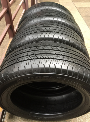 ยาง Bridgestone 215 55 17 ปลายปี15 ดอกเต็ม ไม่มีปะ เนื้อนิ่มๆ ราคาไม่แพง