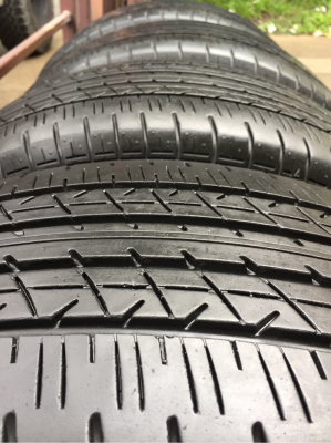 ยาง Bridgestone 215 55 17 ปลายปี15 ดอกเต็ม ไม่มีปะ เนื้อนิ่มๆ ราคาไม่แพง