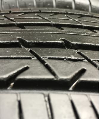 ยาง Bridgestone 215 55 17 ปลายปี15 ดอกเต็ม ไม่มีปะ เนื้อนิ่มๆ ราคาไม่แพง