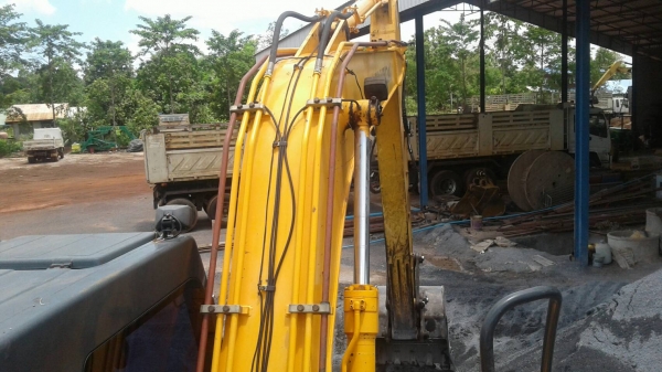 ขายด่วน..แบ๊คโฮรถสวยเดิมมือเดียวใช้งานน้อยงานเบาๆเจ้าของขายเองคัฟ