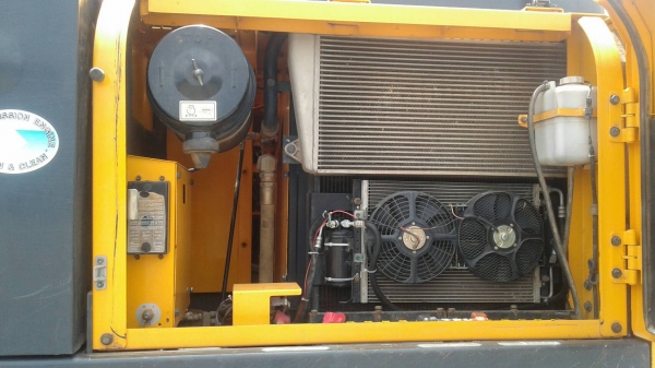 ขายด่วน..แบ๊คโฮรถสวยเดิมมือเดียวใช้งานน้อยงานเบาๆเจ้าของขายเองคัฟ