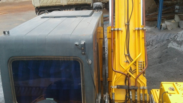 ขายด่วน..แบ๊คโฮรถสวยเดิมมือเดียวใช้งานน้อยงานเบาๆเจ้าของขายเองคัฟ