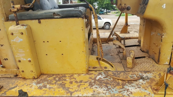 ขาย แทรคเตอร์ CAT D5 เกียร์ตัด เครื่องดี รถพร้อมใช้งาน เอกสารใบซื้อขาย ราคาต่อรองได้ครับ