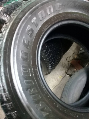 265/70R16  BRIDGESTONE DUELER H/T 840 tel. 081-427-3941