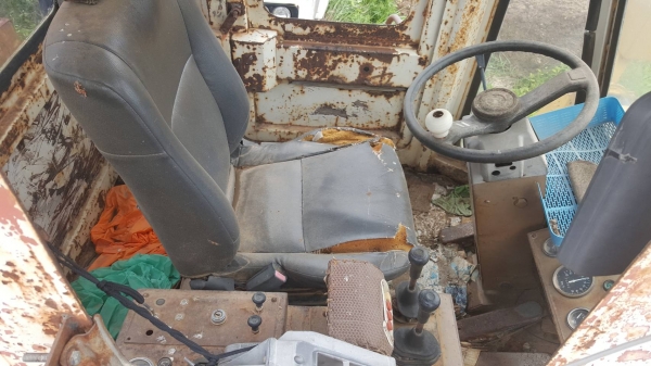 ขาย รถตัก KAWASAKI เอวอ่อน เกียร์ทอค เครื่องดี ปั้มดี รถจอดไว้ไม่ค่อยได้ใช้งาน ราคาต่อรองได้ครับ