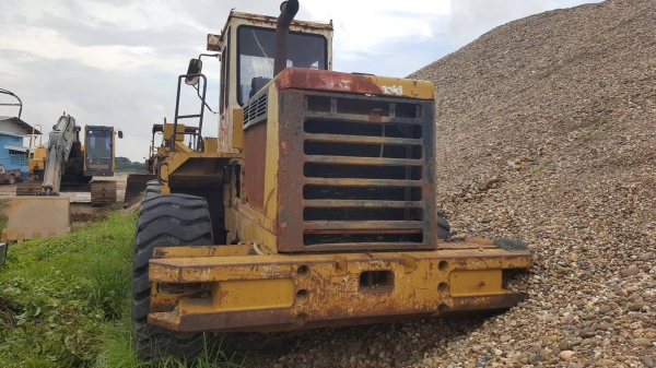 ขาย รถตัก KAWASAKI เอวอ่อน เกียร์ทอค เครื่องดี ปั้มดี รถจอดไว้ไม่ค่อยได้ใช้งาน ราคาต่อรองได้ครับ