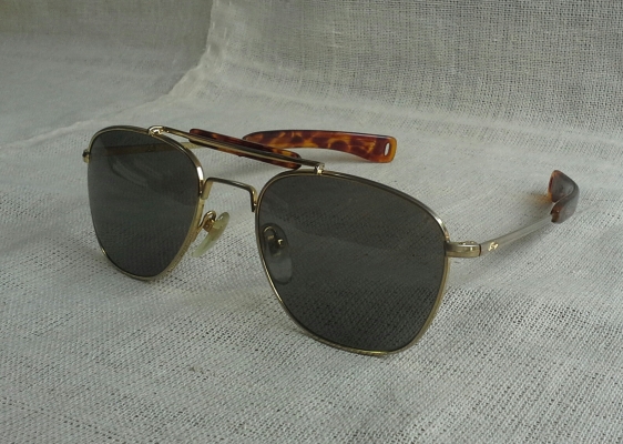 แว่นตาอเมริกันเสืออากาศ ยุค &#039;90s  ตัวจ่าฝูง!  Vintage AO Skymaster handmade in USA