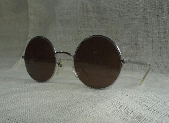 แว่นตาเฟรนช์วินเทจ ค.ศ.1983  โมเดลอาร์ติสท์ &#039;หยดน้ำ จอห์น เลนนอน&#039;  Vintage LOGO Paris handmade in France