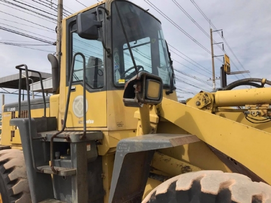 ขายรถตักล้อยาง KOMATSU WA300-3 รถนอกนำเข้าเองจากญี่ปุ่น สภาพสวยพร้อมใช้งาน มีVDOการทำงานครับ ขายรถตักล้อยาง KOMATSU WA300-3 รถนอกนำเข้าเองจากญี่ปุ่น สภาพสวยพร้อมใช้งาน มีVDOการทำงานครับ