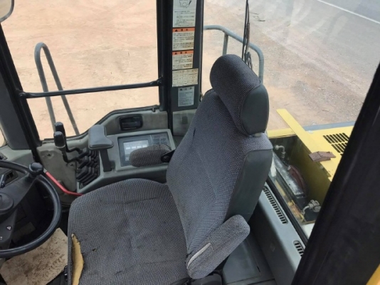 ขายรถตักล้อยาง KOMATSU WA300-3 รถนอกนำเข้าเองจากญี่ปุ่น สภาพสวยพร้อมใช้งาน มีVDOการทำงานครับ ขายรถตักล้อยาง KOMATSU WA300-3 รถนอกนำเข้าเองจากญี่ปุ่น สภาพสวยพร้อมใช้งาน มีVDOการทำงานครับ