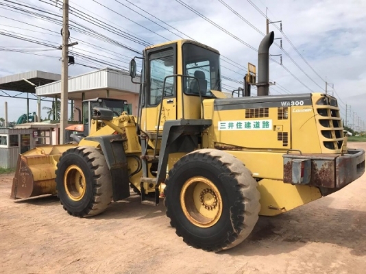 ขายรถตักล้อยาง KOMATSU WA300-3 รถนอกนำเข้าเองจากญี่ปุ่น สภาพสวยพร้อมใช้งาน มีVDOการทำงานครับ ขายรถตักล้อยาง KOMATSU WA300-3 รถนอกนำเข้าเองจากญี่ปุ่น สภาพสวยพร้อมใช้งาน มีVDOการทำงานครับ