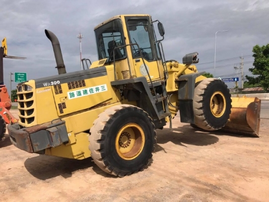 ขายรถตักล้อยาง KOMATSU WA300-3 รถนอกนำเข้าเองจากญี่ปุ่น สภาพสวยพร้อมใช้งาน มีVDOการทำงานครับ ขายรถตักล้อยาง KOMATSU WA300-3 รถนอกนำเข้าเองจากญี่ปุ่น สภาพสวยพร้อมใช้งาน มีVDOการทำงานครับ