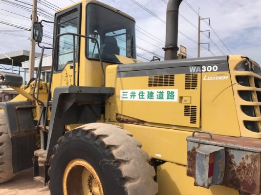ขายรถตักล้อยาง KOMATSU WA300-3 รถนอกนำเข้าเองจากญี่ปุ่น สภาพสวยพร้อมใช้งาน มีVDOการทำงานครับ ขายรถตักล้อยาง KOMATSU WA300-3 รถนอกนำเข้าเองจากญี่ปุ่น สภาพสวยพร้อมใช้งาน มีVDOการทำงานครับ