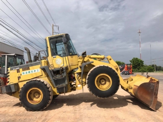 ขายรถตักล้อยาง KOMATSU WA300-3 รถนอกนำเข้าเองจากญี่ปุ่น สภาพสวยพร้อมใช้งาน มีVDOการทำงานครับ ขายรถตักล้อยาง KOMATSU WA300-3 รถนอกนำเข้าเองจากญี่ปุ่น สภาพสวยพร้อมใช้งาน มีVDOการทำงานครับ