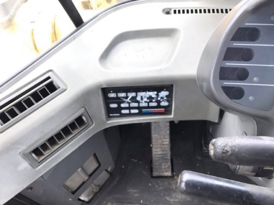 ขายรถตักล้อยาง KOMATSU WA300-3 รถนอกนำเข้าเองจากญี่ปุ่น สภาพสวยพร้อมใช้งาน มีVDOการทำงานครับ ขายรถตักล้อยาง KOMATSU WA300-3 รถนอกนำเข้าเองจากญี่ปุ่น สภาพสวยพร้อมใช้งาน มีVDOการทำงานครับ