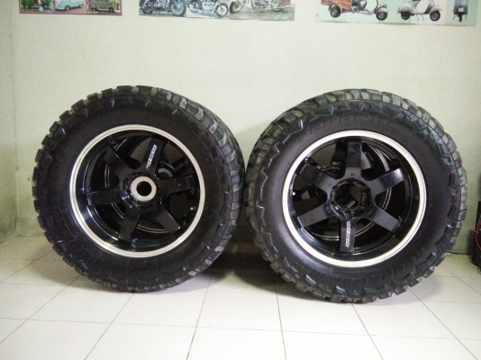 ล้อ Offroad 20&quot; พร้อมยาง MUD 35-12.5-20