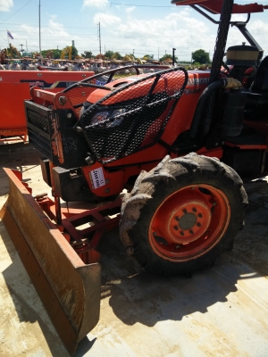 ขาย Kubota M7040 ใบมีดดันหน้า รถตามสภาพใช้งานได้ดี ใครหารุ่นนี้อยู่รีบมาครับ
