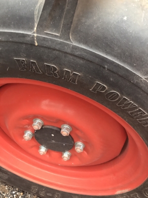 ขายคูโบต้าL5018พร้อมดันหน้า รถใหม่ๆเลยคับ เล่มทะเบียนพร้อมโอนนะคับ