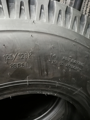 ยาง Superstone ขนาด 8.25-16 SR911 (14 PR)