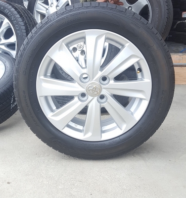 ขายล้อTOYOTA New VIOS พร้อมยางปี15  4 ล้อ