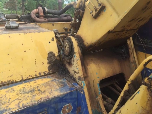 ขาย 265,000 บาท KOMATSU PC200-3 เครื่องดี ปั้มแรง โช่หนา เอวแน่น เอกสารชื้อขาย   รถอยู่ จ.นครพนม โทร&amp;ไอดีไลน์ 0610710295