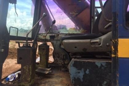 ขาย 265,000 บาท KOMATSU PC200-3 เครื่องดี ปั้มแรง โช่หนา เอวแน่น เอกสารชื้อขาย   รถอยู่ จ.นครพนม โทร&amp;ไอดีไลน์ 0610710295