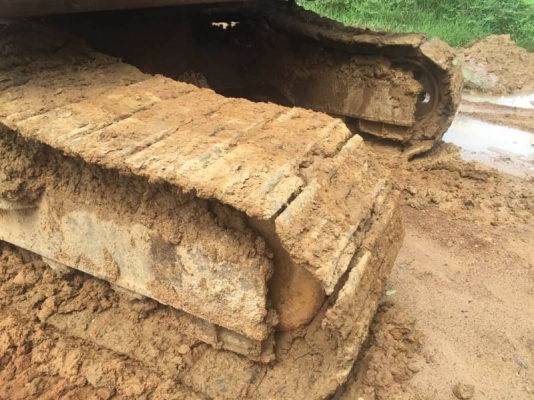 ขาย 265,000 บาท KOMATSU PC200-3 เครื่องดี ปั้มแรง โช่หนา เอวแน่น เอกสารชื้อขาย   รถอยู่ จ.นครพนม โทร&amp;ไอดีไลน์ 0610710295
