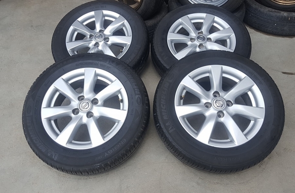 ขายล้อNISSAN ALMERA VL ยางปี 15  4 ล้อ