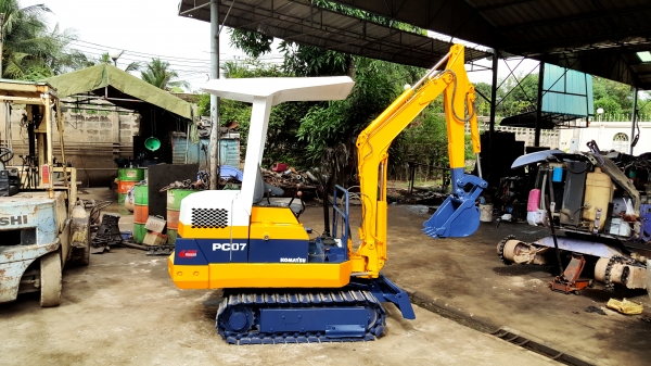 ขาย รถขุด KOMATSU รุ่น PC07  มือสองญี่ปุ่น 100\% แทรกเหล็ก สลักบูทเอว แน่น ทำงานดี ทุกระบบ สามารถ ขึ้นรถปิคอัพ ได้แน่นอน  มือถือ/LINE ID : 0818753444