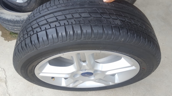 ขายล้อFord Fiesta ขอบ16 พร้อมยาง 4 ล้อ ขายล้อFord Fiesta ขอบ16 พร้อมยาง 4 ล้อ