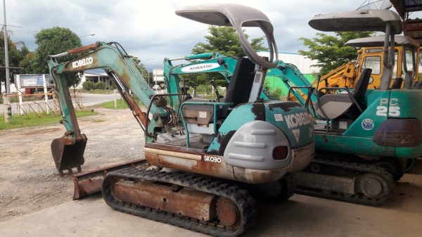 รถขุด Kobelco SK030 รถใช้งานในญี่ปุ่น นำเข้าแท้ 100\% สวยมาก