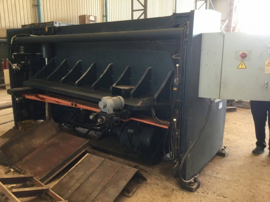 ขายเครื่องตัดเหล็กระบบไฮโดรลิค10ฟุตตัดได้13มิลของใต้หวันราคาเบาๆ