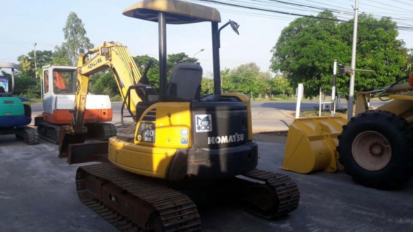 รถขุด Komatsu PC40MR-2 เก่าญี่ปุ่น