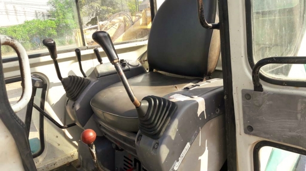 รถขุด Komatsu PC30-7E เก่าญี่ปุ่น นำเข้าเองโดยตรง มั่นใจญี่ปุ่น 100\%