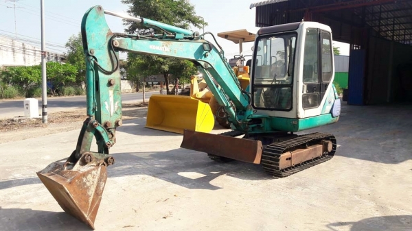 รถขุด Komatsu PC30-7E เก่าญี่ปุ่น นำเข้าเองโดยตรง มั่นใจญี่ปุ่น 100\%