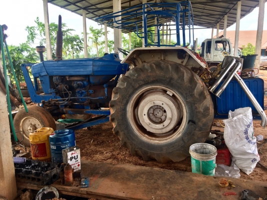 ขายด่วน รถไถ FORD 5500 เครื่่อง T1 อุปกรณ์ดันหน้า ผาน3 เอกสารเล่มทะเบียน สนใจสอบถาม 093-0764943 - 088-3223272