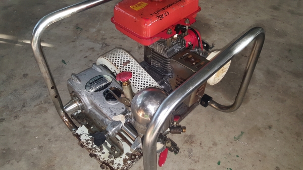 ปั้มอัดฉีดเครื่อง 3.5 แรง ปั้มนิ้ว ทดสอบแล้ว พร้อมใช้งาน สอบถามได้ ต่อรองได้ขายได้ขาย