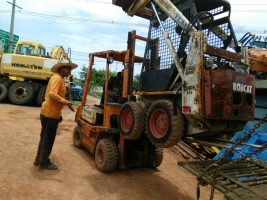 ขอบคุณลูกค้า จากกาญจนบุรีครับ มาอุดหนุน รถตักล้อยาง BOBCAT ขนาดเล็ก TCM 315 ไปใช้งานครับ