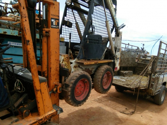 ขอบคุณลูกค้า จากกาญจนบุรีครับ มาอุดหนุน รถตักล้อยาง BOBCAT ขนาดเล็ก TCM 315 ไปใช้งานครับ ขอบคุณลูกค้า จากกาญจนบุรีครับ มาอุดหนุน รถตักล้อยาง BOBCAT ขนาดเล็ก TCM 315 ไปใช้งานครับ
